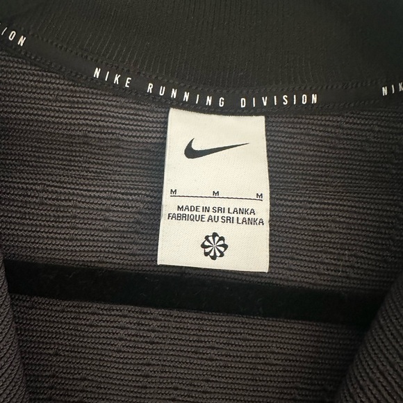Nike Pinnacle Running Division Men’s Water Repellent 1/2 Zip NWT - Picture 9 of 9